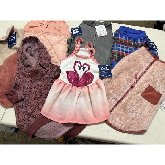 NEW Lot of 7 Dog Youly, Reddy Outfits Size Medium (Lot 2927) - Picture 6 of 6